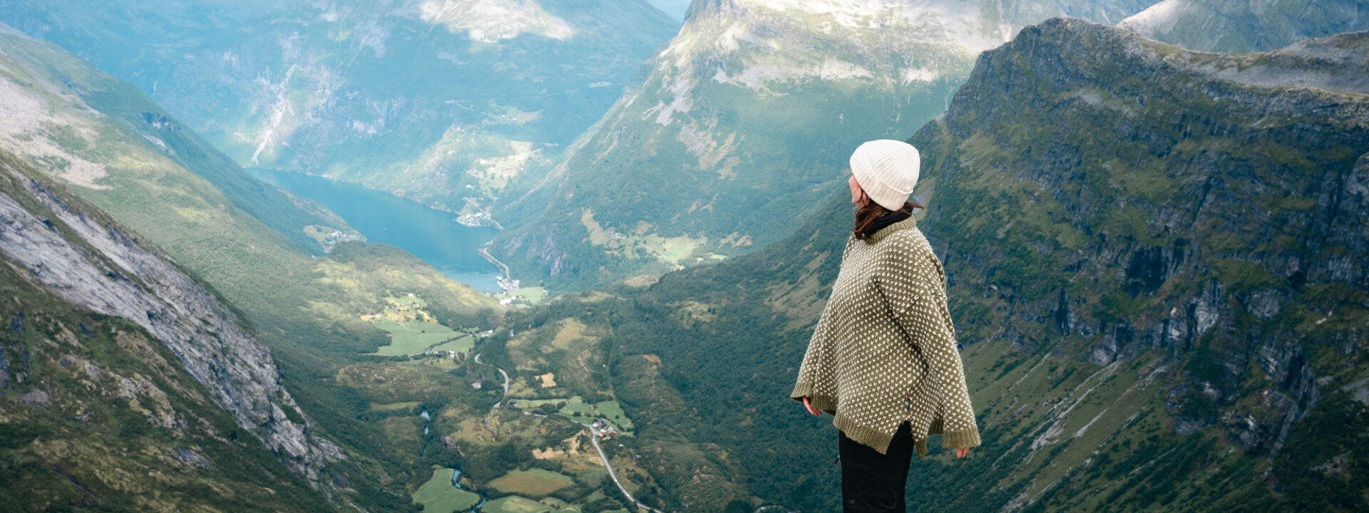 Fra Dalsnibba får du spektakulær utsikt mot Geiranger og Geirangerfjorden.